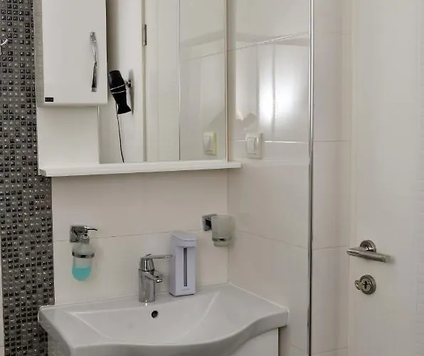 Stupovi * זלאטיבור